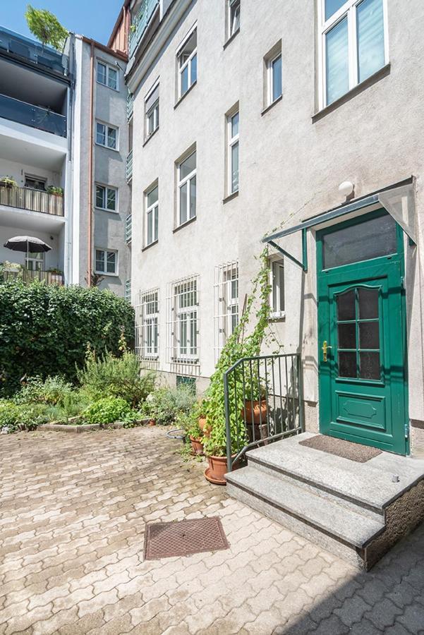 Colorful Apartment Facing Green Courtyard Viena Exterior foto